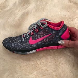 Women’s Nike sneakers